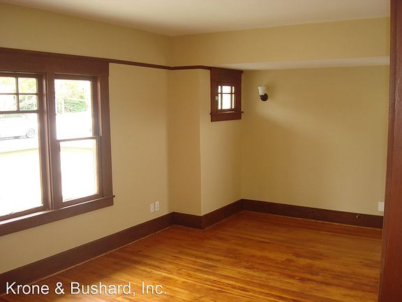 3rd image of 2541 Broadway