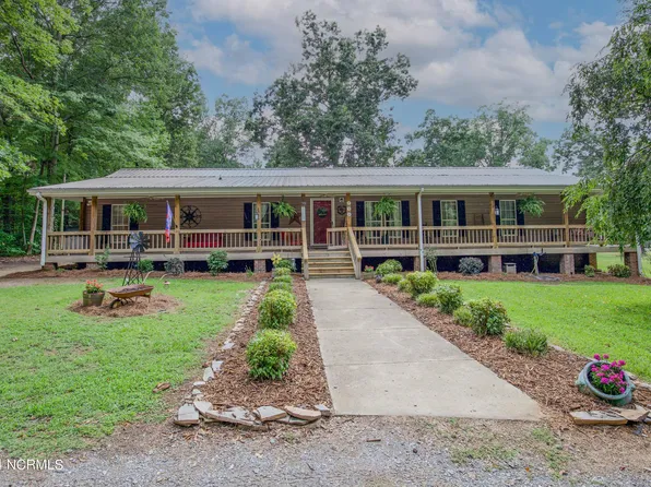 215 Dogwood Trail, Carthage, NC 28327