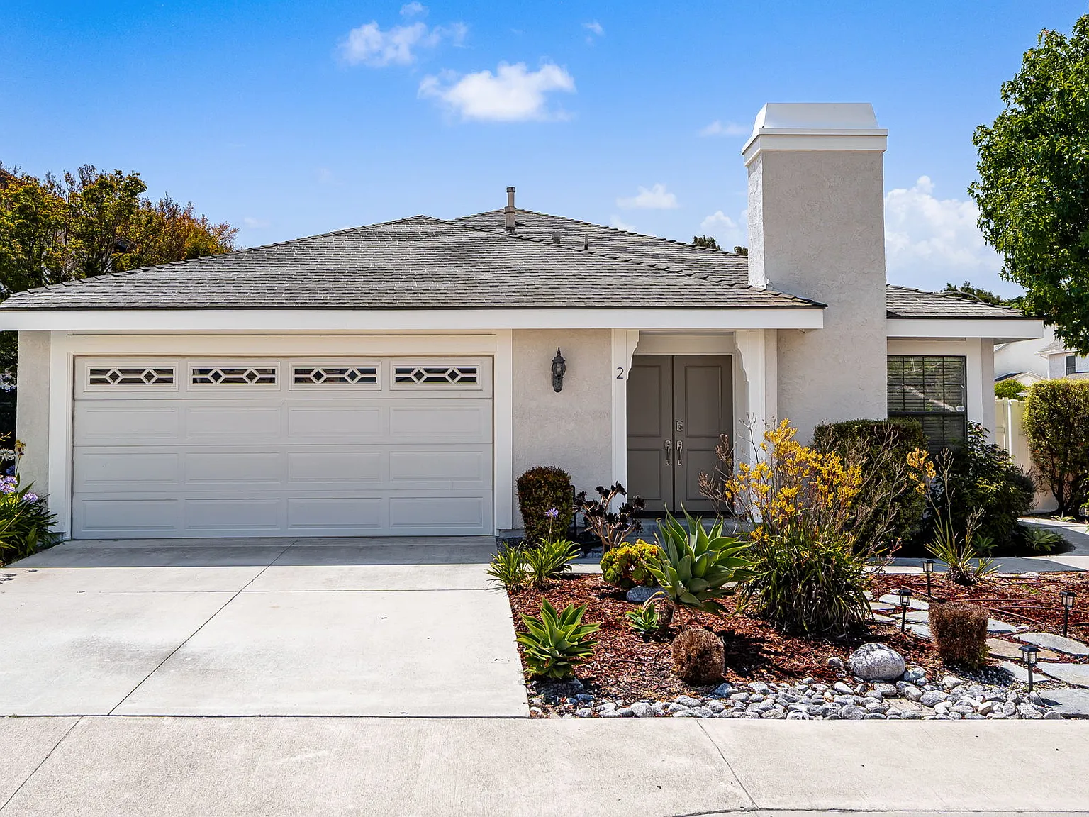 3 bed, 1377 sqft, $4,500 — Photo 1
