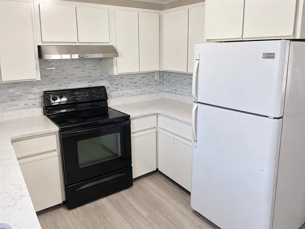 2 bed, 1.0 bath, 860 sqft, $1,950 — Photo 4