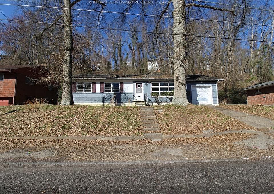 1st image of 651 Gordon Dr