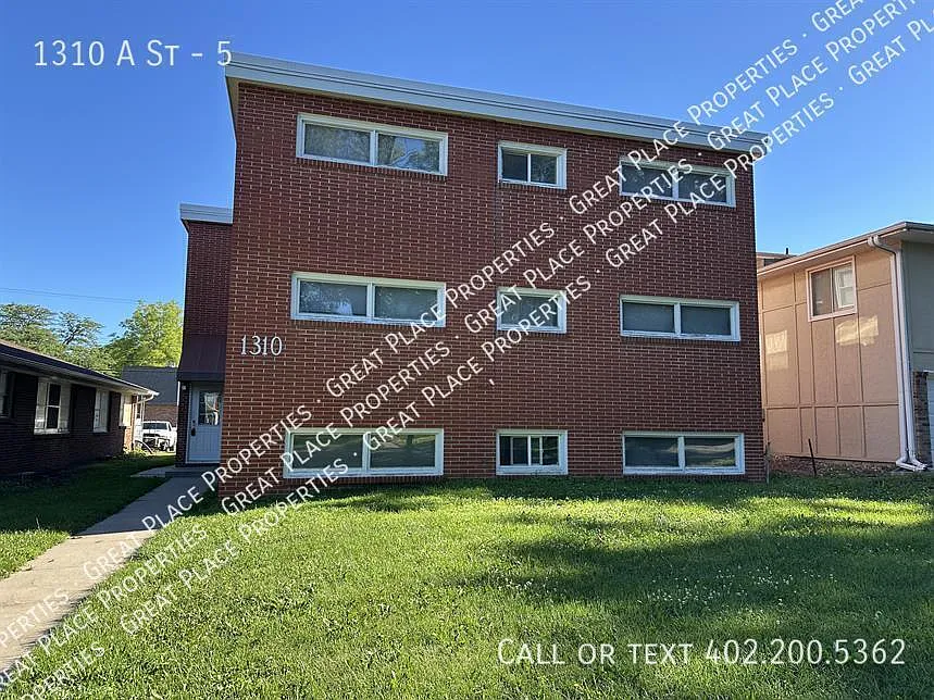 1310 A St #5