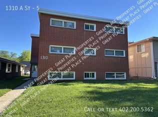 1310 A St #5, Lincoln, NE 68502