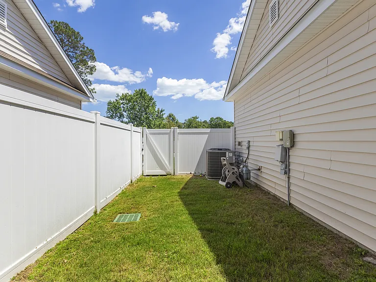 4536 Livorn Loop — Photo 6