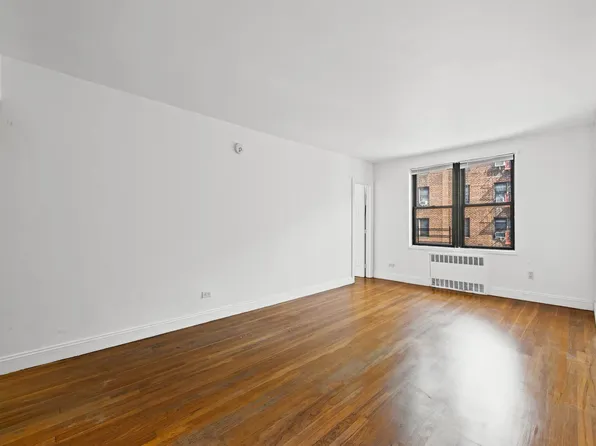 150-20 71st Avenue image 4 of 22