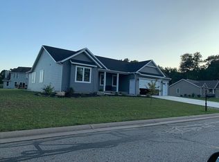 2455 Hillcrest Ave, Plymouth, IN 46563