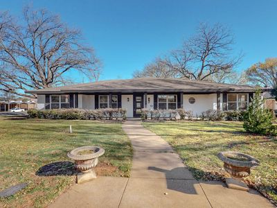 820 Bedford Ct W, Hurst, TX, 76053