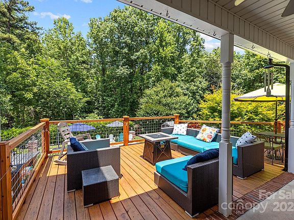 3rd image of 1113 White Water Cir