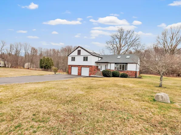 70 Georges Lane, Monroe, CT 06468