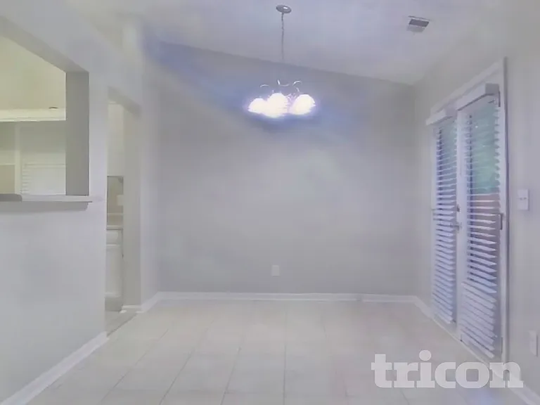 811 Riverstone Ln — Photo 5