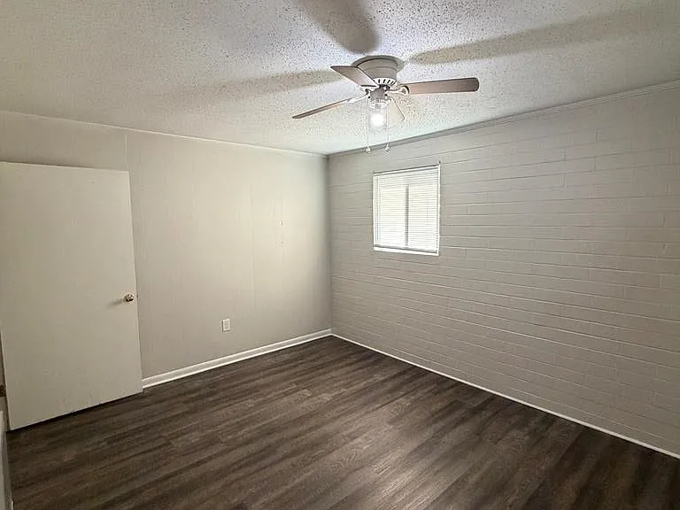 3236 Shepard Dr — Photo 8