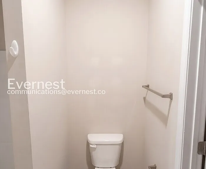 141 Culver St — Photo 10