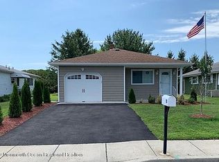 10 Bananier Dr, Toms River, NJ