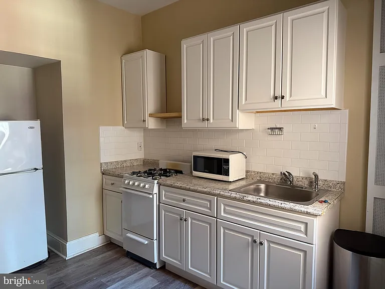 208 W Gay St #4 — Photo 2