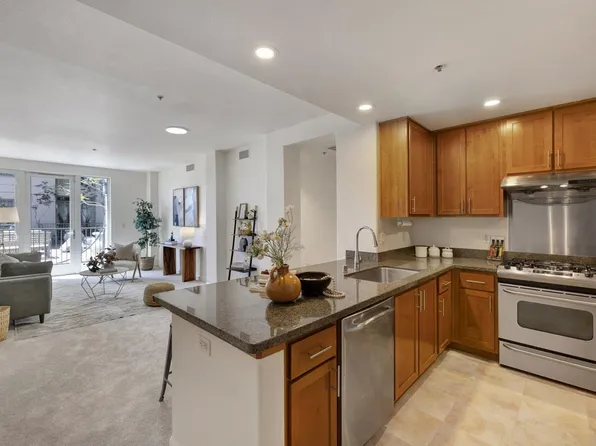 423 7th St Unit 120, Oakland, CA 94607
