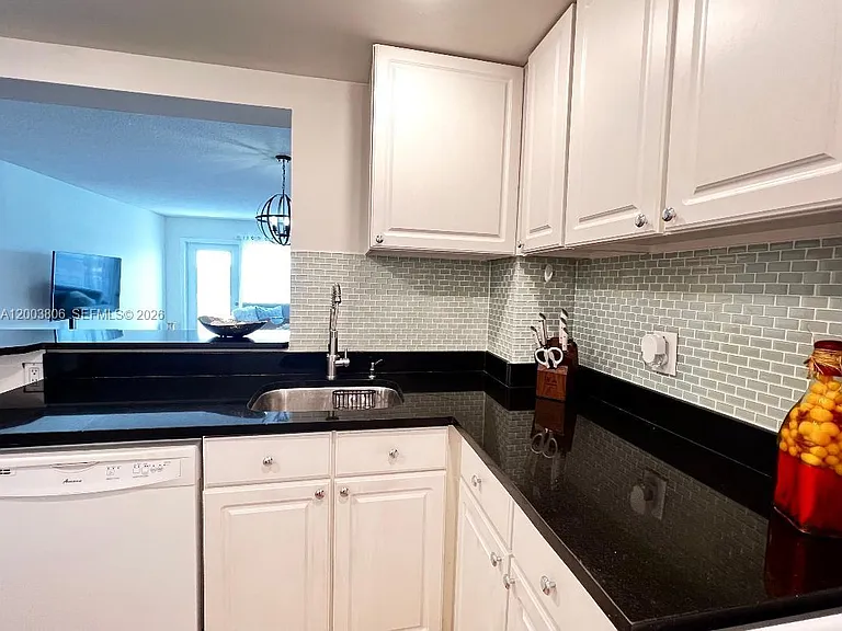 401 Golden Isles Dr #1011 — Photo 14