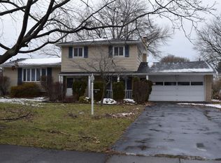 118 Laurelwood Dr, Rochester, NY 14626