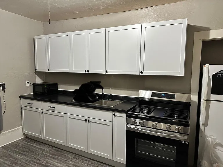 1241 Cedar St #2 — Photo 18