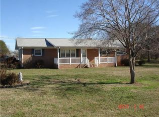 1190 Morgan St, Walnut Cove, NC 27052
