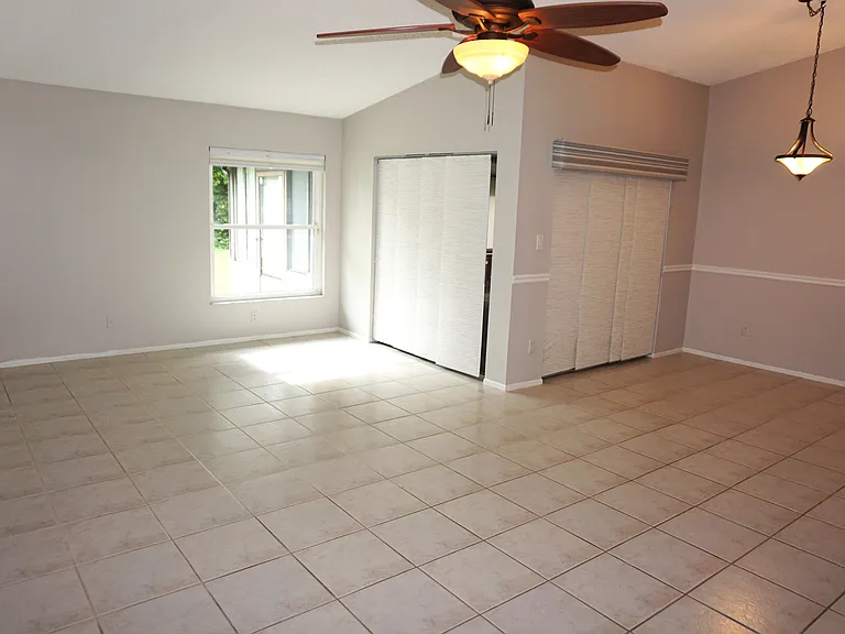 10603 Leafy Way — Photo 6
