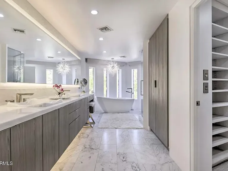 6010 E Cholla Ln — Photo 45