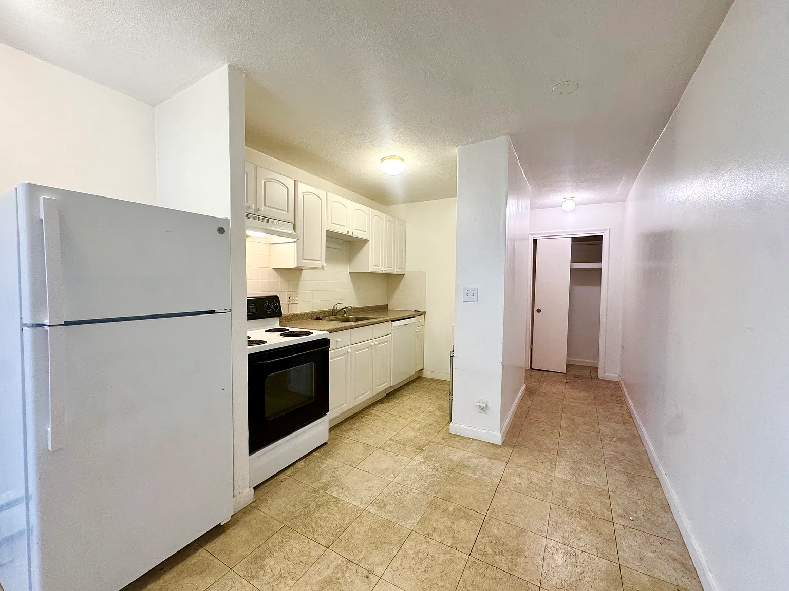 1 bed, 9.5 bath, 650 sqft, $2,400 — Photo 2
