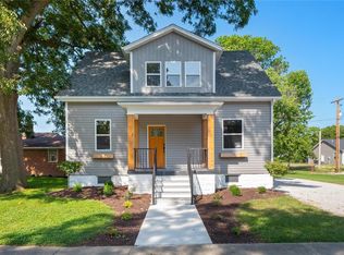 215 S Main St, Smithton, IL 62285