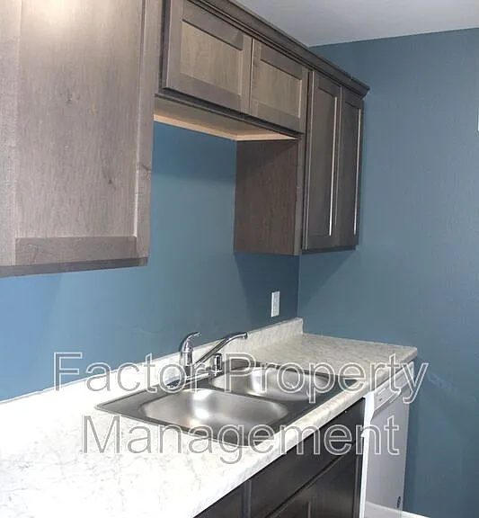561 Elk St S — Photo 45