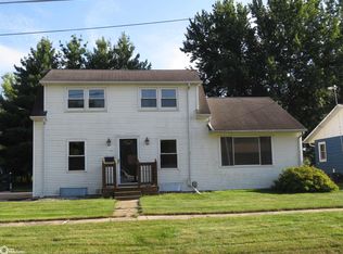 425 10th Ave NE, Hampton, IA 50441