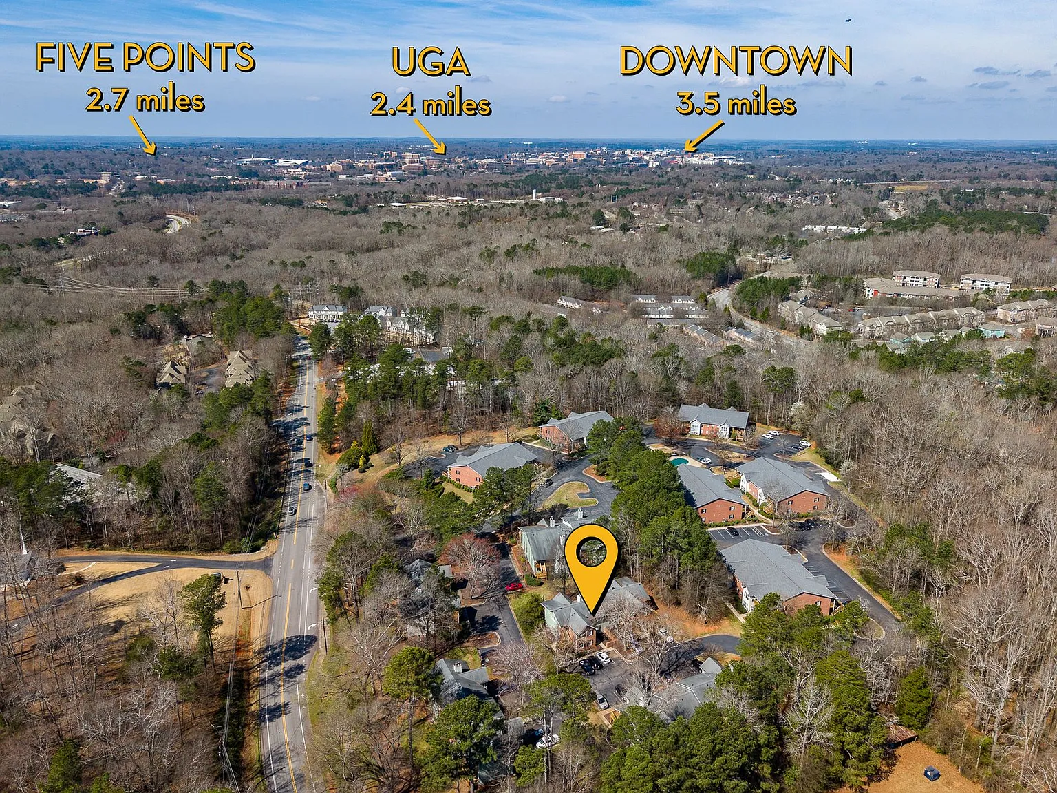 Spacious 3BR/2.5BA with Sunroom, Pool & Water Included Move In Now! — Photo 4