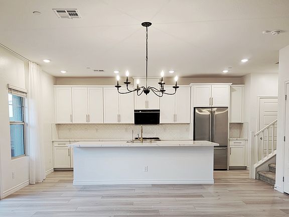 2nd image of 600 N Carriage Hill Dr #1087