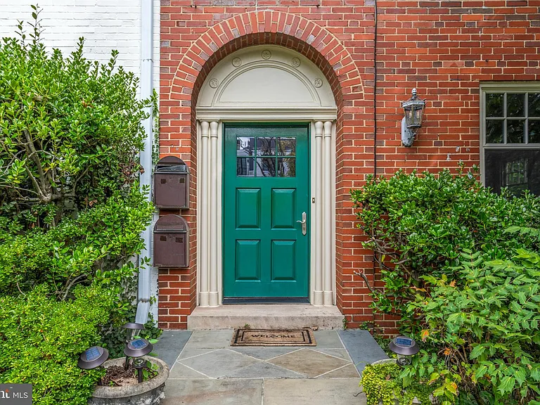 3313 Cleveland Ave NW — Photo 10