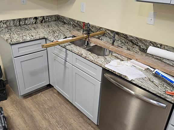 5th image of 4203 Market St
