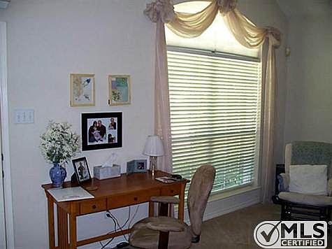 5th image of 3484 Briargrove Ln