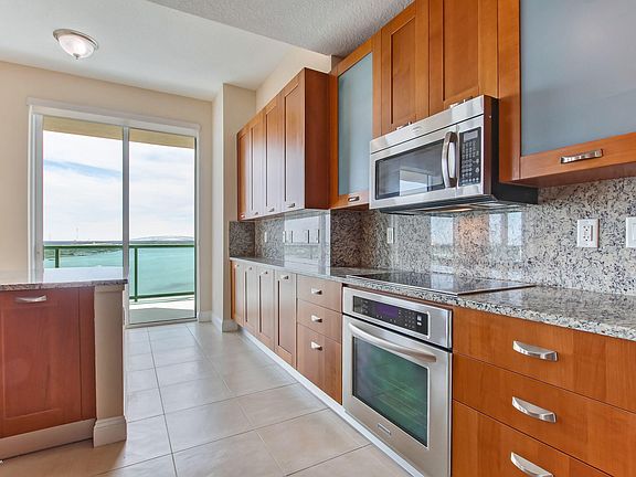 3rd image of 1431 Riverplace Blvd APT 1407