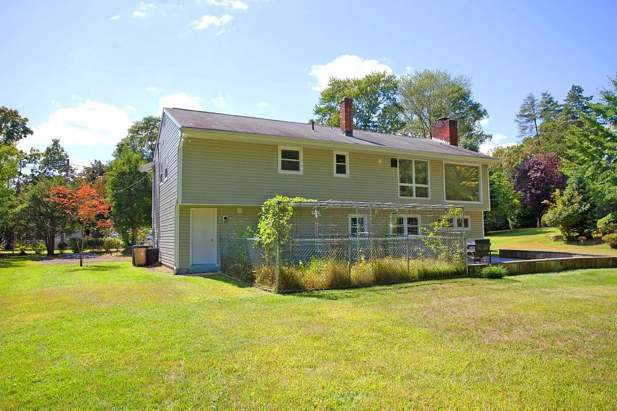 4 bed, 1738 sqft, $6,500 — Photo 3