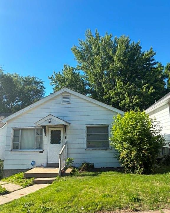 1st image of 863 Gustav Ave