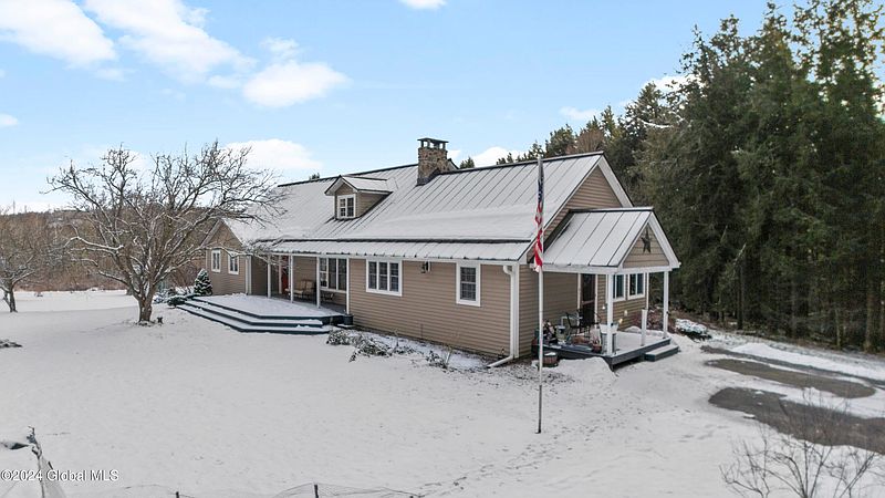 2nd image of 652 North Road