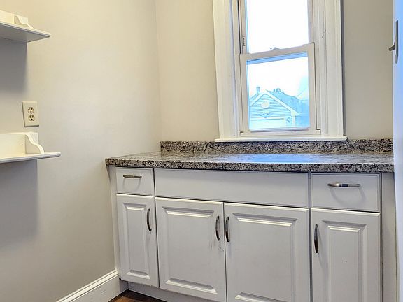 3rd image of 404 Park St #1