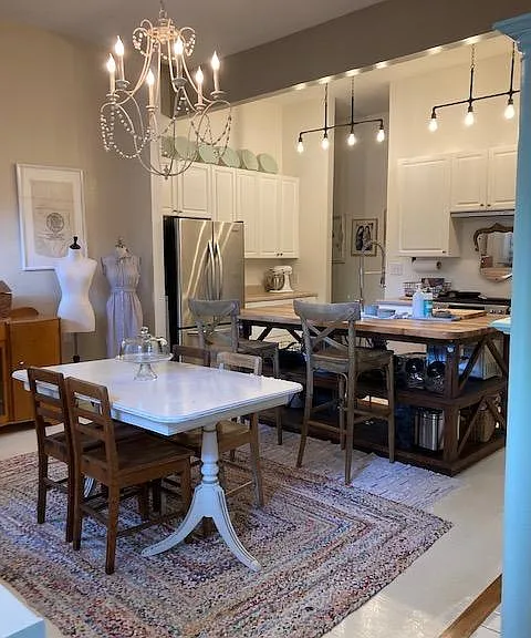 1059 Oak St SW — Photo 5
