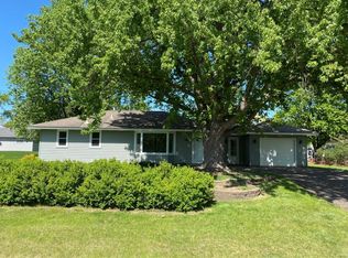 406 104th St W, Bloomington, MN 55420