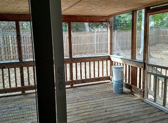 3rd image of 15004 Woodglen Ct