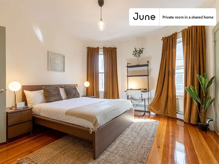 15 Romsey St #C — Photo 1