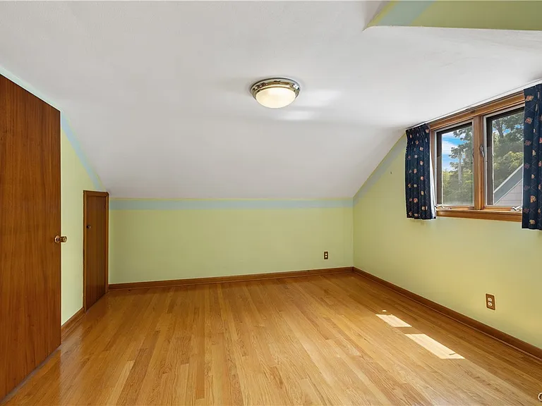 444 Buckingham Ave — Photo 17