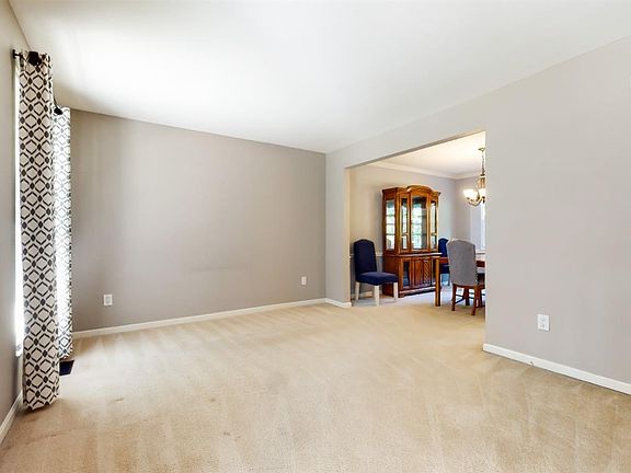 2nd image of 3823 Gatewood Dr