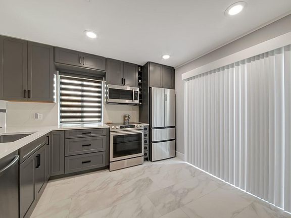 5th image of 4310 Acacia Cir