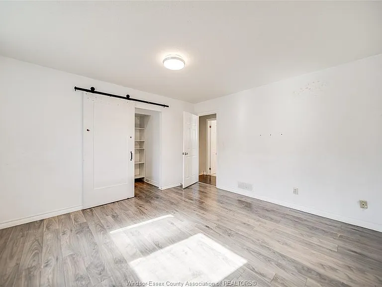 1465 Foster Ave — Photo 10