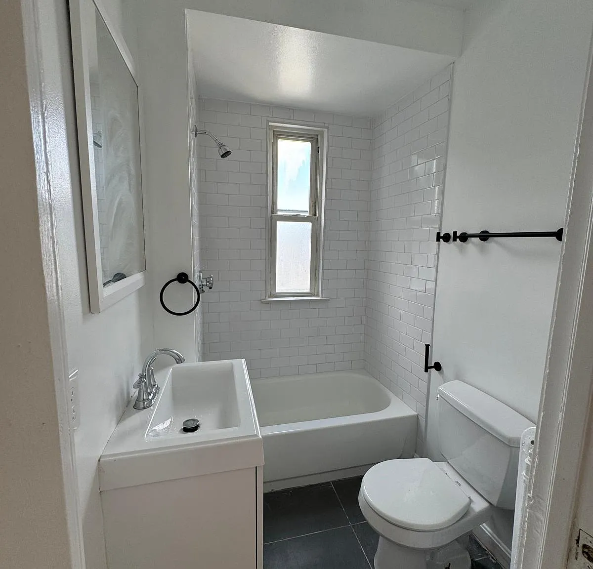 4 bed, 1200 sqft, $3,600 — Photo 3