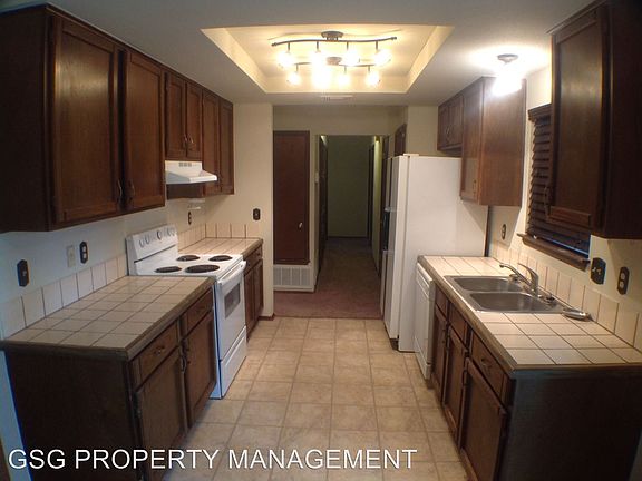 3rd image of 2926 Wakeman Dr