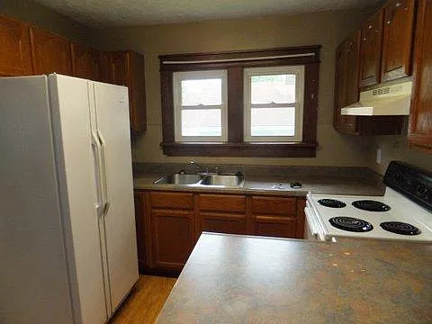 3 bed, 1000 sqft, $3,600 — Photo 3